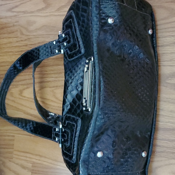 Guess Purse - Picture 3 of 10